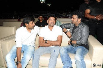 Kumari 21 F Movie Platinum Disc Function